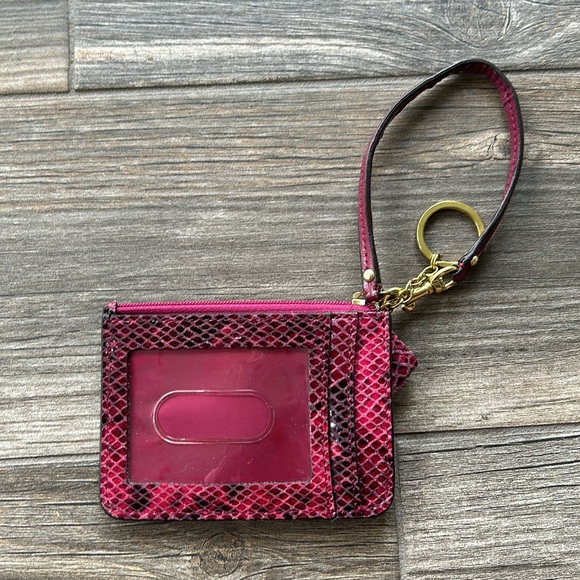 Woman’s coach coin/credit card wristlet - Picture 3 of 6
